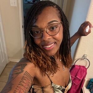 Meet your Posher, Jasmine